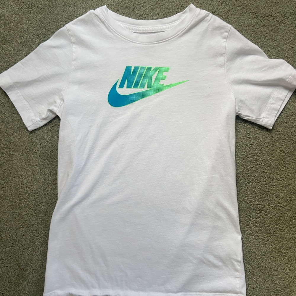 Boys Nike T-shirt size large -worn once